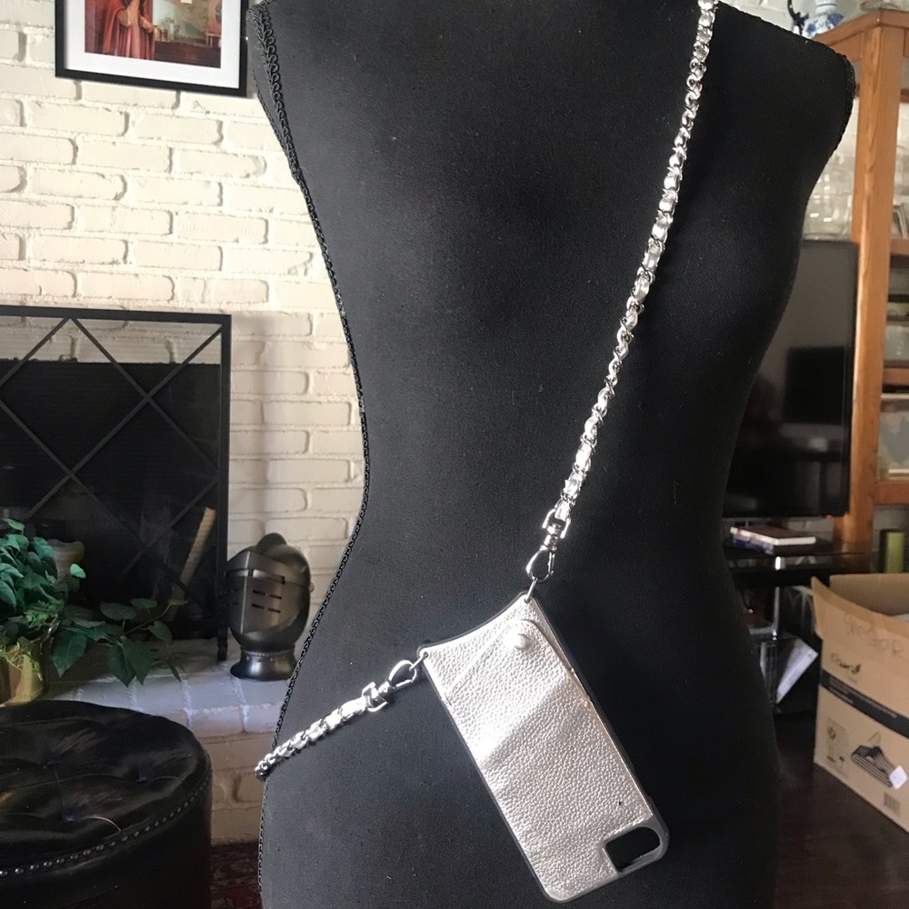 Silver bandolier phone case for iPhone 7.